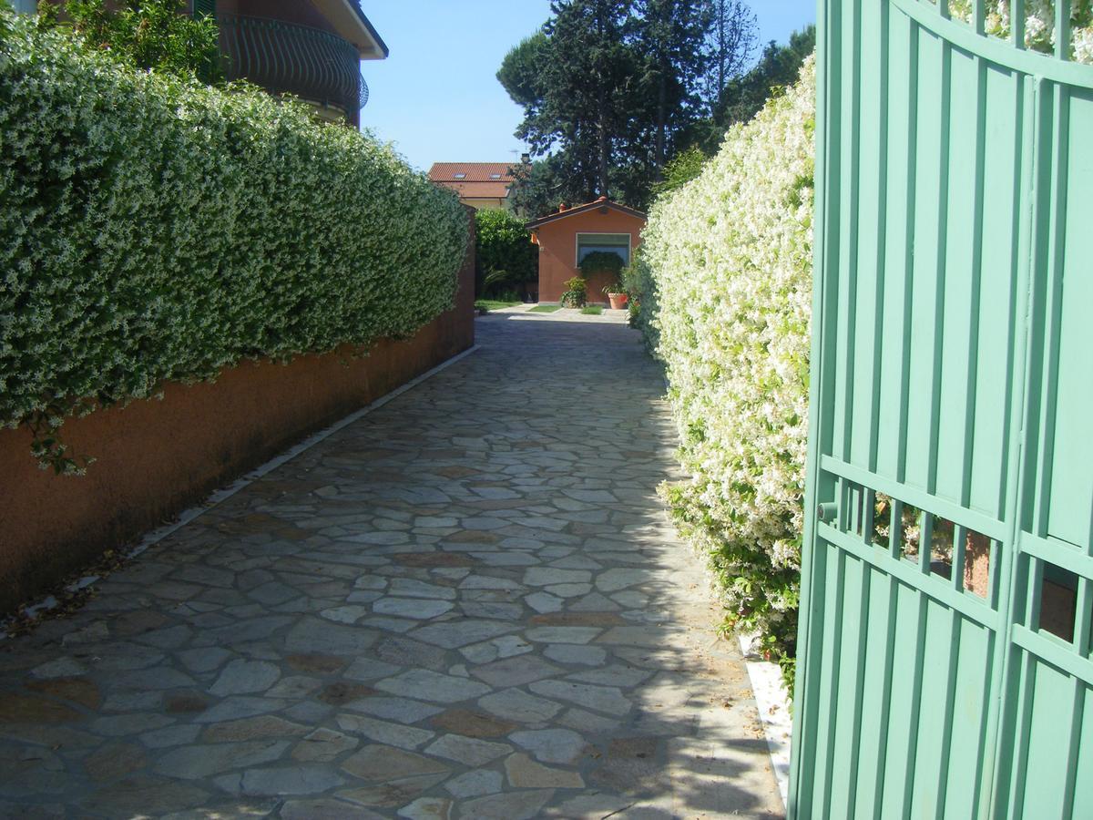 Giusy Bed And Breakfast Marina Di Carrara Extérieur photo