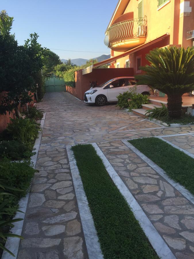 Giusy Bed And Breakfast Marina Di Carrara Extérieur photo