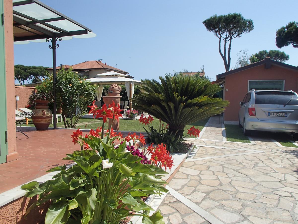 Giusy Bed And Breakfast Marina Di Carrara Extérieur photo