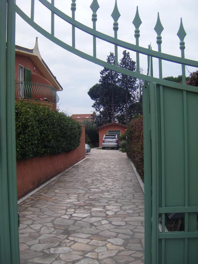Giusy Bed And Breakfast Marina Di Carrara Extérieur photo