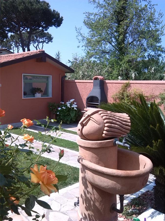 Giusy Bed And Breakfast Marina Di Carrara Extérieur photo