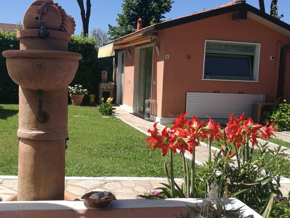 Giusy Bed And Breakfast Marina Di Carrara Extérieur photo