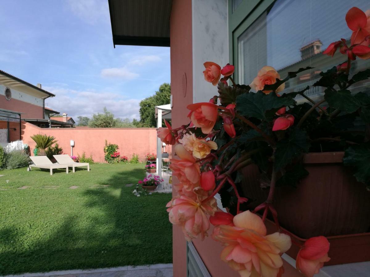 Giusy Bed And Breakfast Marina Di Carrara Extérieur photo